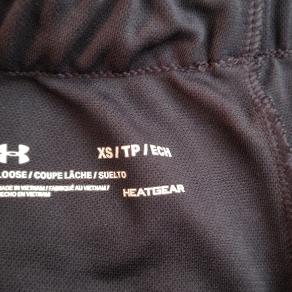 Like new under armour shorts - Picture 3 of 3